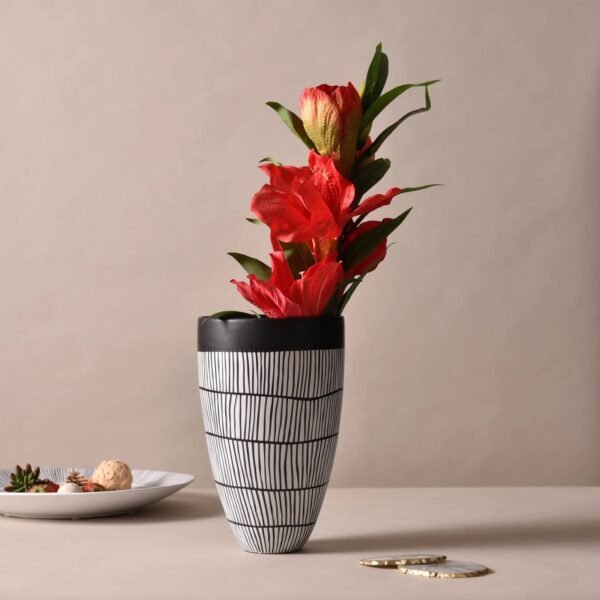Mangata Black Tall Vase