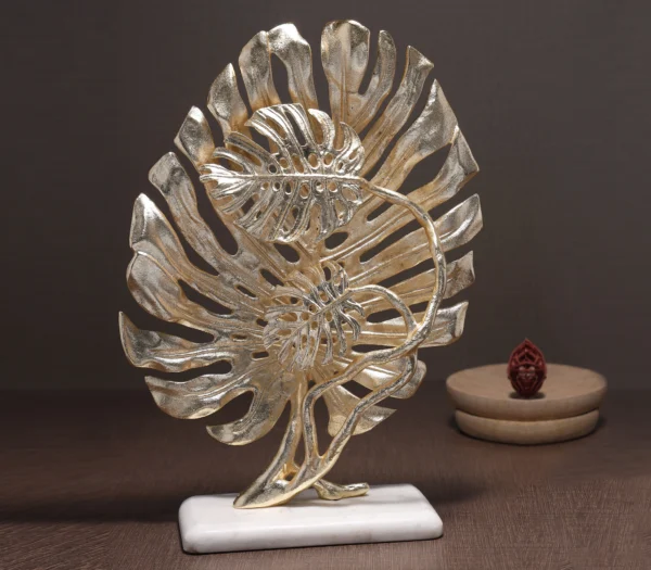 MONSTERA sculpture